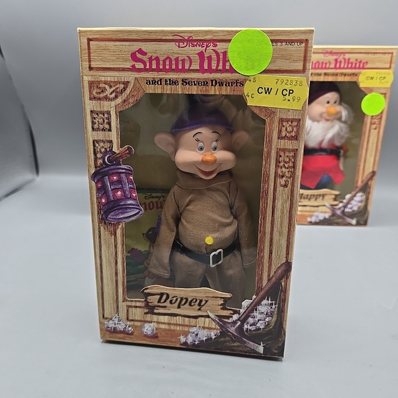 Vintage Binkin Disneys Snow White and the Seven Dwarfs Boxed Set Of 7 Dolls NIB - Picture 14 of 16